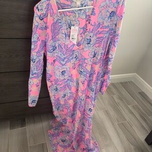 Lilly Pulitzer Perry Long Sleeve Koalified Coverup
Size L